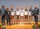 Landkreis Aichach-Friedberg - Markus Eggenmüller Bereichsleiter Landwirtschaft AELF Augsburg, Barbara Schretter RPin, Daniel Wernberger, Florian Riß, Benedikt Glas, Martin Echter, Markus Späth, Dr. Marcel Huber Staatsminister a.D.Staatsminister a.D.