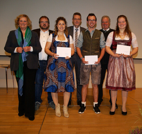 Die Besten Barbara Schretter RPin, Wolfgang Seiband 1. Vorsitzender VLM Schwaben, Sophia Rasch, Dr. Paul Dosch Behördenleiter AELF Kaufbeuren, Tobias Schempp, Dr. Michael Karrer Ministerialrat Bayerisches Staatsministerium für Ernährung, Landwirtschaft, Forsten und Tourismus, Maria-Anna Taferner